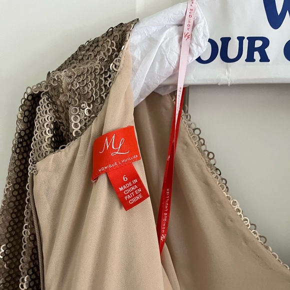 Gold sequin cocktail dress. - Picture 2 of 3